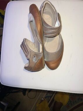 Lacoste Metallic Ivory Leather Slip-On Ballet Flat